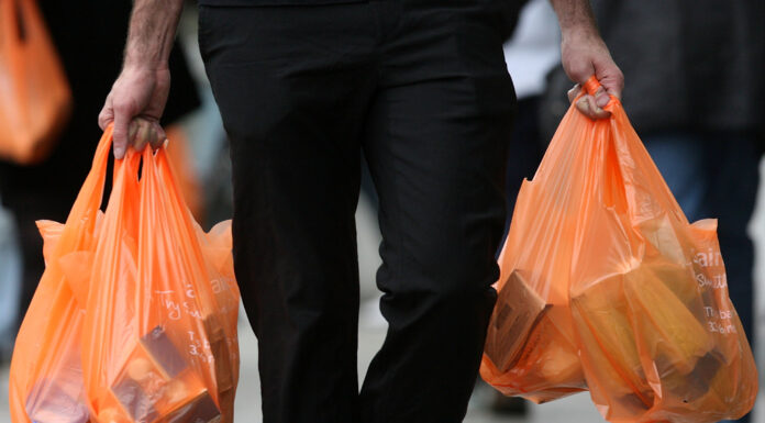 ਪਲਾਸਟਿਕ ਦੇ ਲਿਫਾਫੇ ਹੋਏ ਬੈਨ, ਫੜ੍ਹੇ ਜਾਣ ‘ਤੇ ਲੱਗਣਗੇ ਵੱਡੇ ਜੁਰਮਾਨੇ