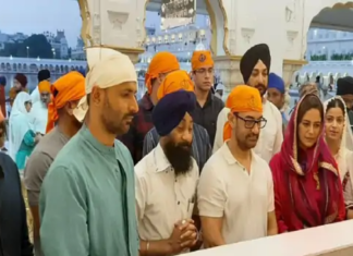 ਸ੍ਰੀ ਦਰਬਾਰ ਸਾਹਿਬ ਨਤਮਸਤਕ ਹੋਏ ਬਾਲੀਵੁੱਡ ਅਦਾਕਾਰ ਅਮੀਰ ਖਾਨ, ਕੱਲ੍ਹ ਹੋਣ ਜਾ ਰਹੀ ਲਾਲ ਸਿੰਘ ਚੱਢਾ ਰਿਲੀਜ਼
