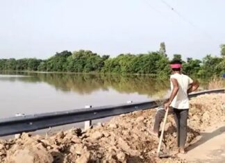 ਬਿਆਸ ਦਰਿਆ ‘ਚ ਪਾਣੀ ਵਧਣ ਨਾਲ ਮੰਡ ਖੇਤਰ ਡੁੱਬਿਆ, ਸੈਂਕੜੇ ਏਕੜ ਫਸਲ ਤਬਾਹ