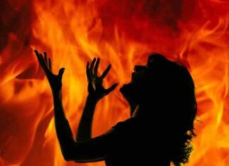 ਜੈਪੁਰ ‘ਚ ਮਹਿਲਾ ਟੀਚਰ ਨੂੰ ਪੈਟਰੋਲ ਪਾ ਕੇ ਜ਼ਿੰਦਾ ਸਾੜਿਆ, ਭੱਜਣ ਦੀ ਥਾਂ ਬਦਮਾਸ਼ ਬਣਾਉਂਦੇ ਰਹੇ ਵੀਡੀਓ, ਵੀਡੀਓ ਵਾਇਰਲ ਹੋਣ ਪਿੱਛੋਂ ਹੋਇਆ ਖੁਲਾਸਾ