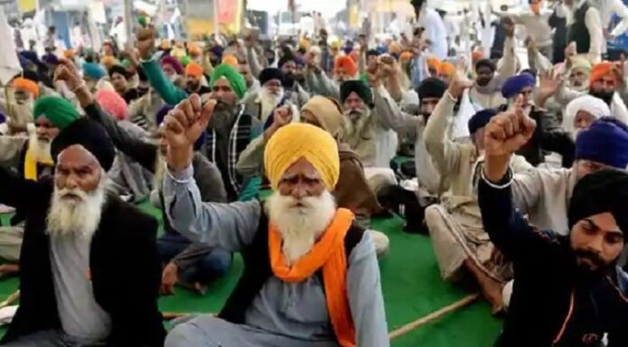ਮੁਕਤਸਰ : ਡੀਸੀ ਦਫਤਰ ਦੇ ਬਾਹਰ ਧਰਨੇ ‘ਤੇ ਬੈਠੇ ਕਿਸਾਨ ਨੇ ਕੀਤੀ ਖੁਦਕੁਸ਼ੀ, ਕਰਜ਼ੇ ਕਾਰਨ ਸੀ ਪ੍ਰੇਸ਼ਾਨ