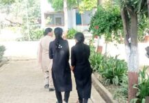 ਆਪਸ ‘ਚ ਵਿਆਹ ਕਰਵਾਉਣ ਲਈ ਘਰੋਂ ਭੱਜੀਆਂ ਪੱਕੀਆਂ ਸਹੇਲੀਆਂ, ਪੁਲਿਸ ਨੇ ਫੜਿਆ ਤਾਂ ਇਕ ਦੂਜੇ ਨਾਲ ਰਹਿਣ ‘ਤੇ ਅੜੀਆਂ