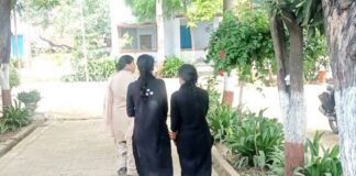 ਆਪਸ ‘ਚ ਵਿਆਹ ਕਰਵਾਉਣ ਲਈ ਘਰੋਂ ਭੱਜੀਆਂ ਪੱਕੀਆਂ ਸਹੇਲੀਆਂ, ਪੁਲਿਸ ਨੇ ਫੜਿਆ ਤਾਂ ਇਕ ਦੂਜੇ ਨਾਲ ਰਹਿਣ ‘ਤੇ ਅੜੀਆਂ