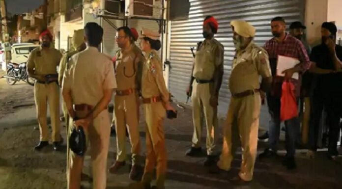 ਮੁੱਖ ਮੰਤਰੀ ਦੀ ਸ਼ਹਿਰ ‘ਚ ਮੌਜੂਦਗੀ ਦੇ ਬਾਵਜੂਦ ਬਾਜ਼ਾਰ ਜਾ ਰਹੇ ਨੌਜਵਾਨਾਂ ‘ਤੇ ਕਾਰ ਸਵਾਰਾਂ ਨੇ ਚਲਾਈਆਂ ਤਾਬੜਤੋੜ ਗੋਲ਼ੀਆਂ, 2 ਗੰਭੀਰ ਜ਼ਖਮੀ