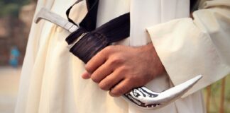 ਘਰੇਲੂ ਉਡਾਣਾਂ ‘ਚ ਕਿਰਪਾਨ ‘ਤੇ ਪਾਬੰਦੀ ਹਟਾਉਣ ‘ਤੇ ਕੇਂਦਰ ਨੂੰ ਨੋਟਿਸ, ਹਾਈਕੋਰਟ ਨੇ ਮੰਗਿਆ ਜਵਾਬ