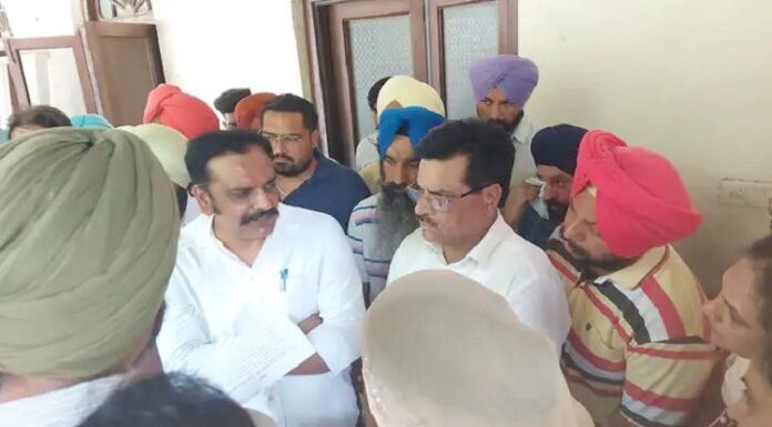ਕੋਟਕਪੂਰਾ ਗੋਲੀਕਾਂਡ ਮਾਮਲੇ ‘ਤੇ ਸੁਖਬੀਰ ਬਾਦਲ ਨੂੰ ਸੰਮਨ ‘ਤੇ ਬੋਲੇ ਕੁੰਵਰ ਵਿਜੈ ਪ੍ਰਤਾਪ, ਕਿਹਾ-ਸੁਖਬੀਰ ਦੀ ਗ੍ਰਿਫਤਾਰੀ ਹੋਣੀ ਚਾਹੀਦੀ, ਸਾਲਾਂ ਬਾਅਦ ਵੀ ਸੰਮਨ ਹੀ ਭੇਜੇ ਜਾ ਰਹੇ