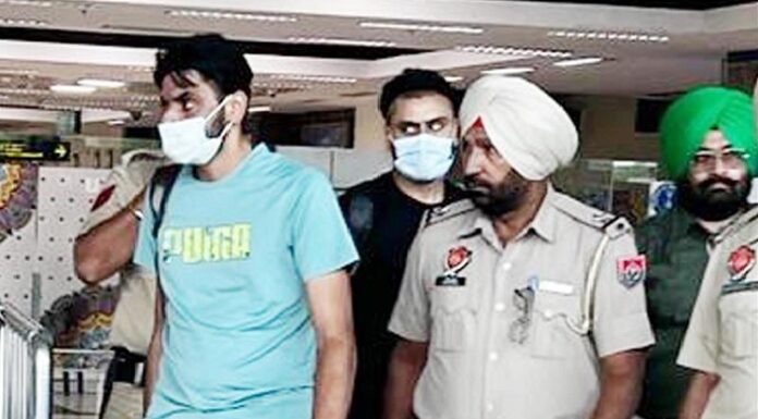 ਅੰਮ੍ਰਿਤਸਰ ਬੰਬ ਮਾਮਲਾ : ਲੁਧਿਆਣਾ ਨਾਲ ਜੁੜੇ ਨਿਕਲੇ ਤਾਰ, ਦੁਗਰੀ ਦਾ ਨੌਜਵਾਨ ਵੀ ਸ਼ਾਮਲ, ਮੁਹੱਈਆ ਕਰਵਾਈ ਸੀ ਸਿਮ