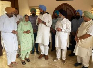 ਸਿੱਧੂ ਮੂਸੇਵਾਲਾ ਦੇ ਘਰ ਪੁੱਜੇ ਮਜੀਠੀਆ, ਬੋਲੇ ਸਕਿਓਰਿਟੀ ਤਾਂ ਵਾਪਸ ਮਿਲ ਗਈ, ਪਰ ਸਿੱਧੂ ਵਾਪਸ ਨਹੀਂ ਆਵੇਗਾ