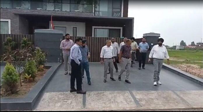 ਮੋਹਾਲੀ : ਵਿਜੀਲੈਂਸ ਵੱਲੋਂ ਮੋਹਾਲੀ ‘ਚ AIG ਦੇ ਘਰ ਛਾਪੇਮਾਰੀ, ਆਮਦਨ ਤੋਂ ਵੱਧ ਜਾਇਦਾਦ ਬਣਾਉਣ ਦੇ ਦੋਸ਼