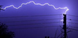 ਕੁਦਰਤ ਦਾ ਕਹਿਰ : ਆਸਮਾਨੀ ਬਿਜਲੀ ਨੇ ਇਕ ਦਿਨ ‘ਚ ਲੈ ਲਈਆਂ 23 ਜਾਨਾਂ, 8 ਛੋਟੇ ਬੱਚਿਆਂ ਨੇ ਵੀ ਗੁਆਈ ਜਾਨ