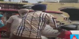 ਤਰਨਤਾਰਨ : 8 ਲੱਖ ਦੀ ਟੋਇਟਾ ‘ਚ ਸਸਤੀ ਕਣਕ ਲੈਣ ਪੁੱਜਾ ਪੰਚਾਇਤ ਮੈਂਬਰ, ਹੁਸ਼ਿਆਰਪੁਰ ‘ਚ ਵੀ ਇਕ ਬੰਦਾ ਮਰਸਡੀਜ਼ ‘ਚ ਆਇਆ ਸੀ 2 ਰੁਪਏ ਕਿਲੋ ਵਾਲੀ ਕਣਕ ਲੈਣ