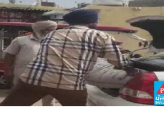 ਤਰਨਤਾਰਨ : 8 ਲੱਖ ਦੀ ਟੋਇਟਾ ‘ਚ ਸਸਤੀ ਕਣਕ ਲੈਣ ਪੁੱਜਾ ਪੰਚਾਇਤ ਮੈਂਬਰ, ਹੁਸ਼ਿਆਰਪੁਰ ‘ਚ ਵੀ ਇਕ ਬੰਦਾ ਮਰਸਡੀਜ਼ ‘ਚ ਆਇਆ ਸੀ 2 ਰੁਪਏ ਕਿਲੋ ਵਾਲੀ ਕਣਕ ਲੈਣ