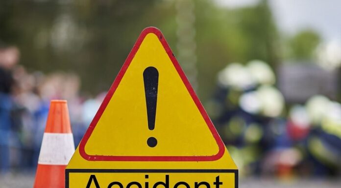 ਪਤੰਗ ਲੁੱਟਦੇ ਬੱਚੇ ਆ ਗਏ ਹਾਈਵੇ ‘ਤੇ, ਕਾਰਾਂ ਦੀ ਹੋਈ ਭਿਆਨਕ ਟੱਕਰ, ਨਹੀਂ ਲੱਗੀ ਬਰੇਕ