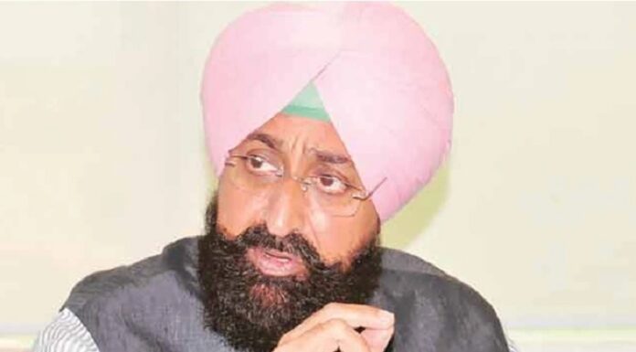 ਰਾਜਪਾਲ ਨੂੰ ਮਿਲੇ ਪ੍ਰਤਾਪ ਬਾਜਵਾ, ਮੰਤਰੀ ਕਟਾਰੂਚੱਕ ਦੀ ਗ੍ਰਿਫਤਾਰੀ ਦੀ ਕੀਤੀ ਮੰਗ