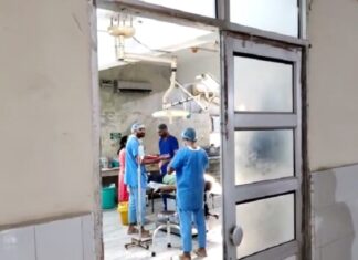 ਬਠਿੰਡਾ : ਬਿਨਾਂ ਦਰਵਾਜ਼ੇ ਤੋਂ ਚਲਦਾ ਹੈ ਸਿਵਲ ਹਸਪਤਾਲ ਦਾ ਆਪ੍ਰੇਸ਼ਨ ਥੀਏਟਰ, ਗੰਭੀਰ ਬਿਮਾਰੀਆਂ ਫੈਲਣ ਦਾ ਖਤਰਾ