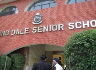 ਅੰਮ੍ਰਿਤਸਰ ‘ਚ ਸਕੂਲ ਨੂੰ ਬੰਬ ਨਾਲ ਉਡਾਉਣ ਦੀ ਧਮਕੀ : 2 ਵਿਦਿਆਰਥੀਆਂ ਨੇ ਗਣਿਤ ਦੀ ਪ੍ਰੀਖਿਆ ਤੋਂ ਬਚਣ ਲਈ ਫੈਲਾਈ ਸੀ ਅਫਵਾਹ