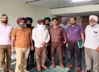 ਰਿਸ਼ਵਤਖੋਰਾਂ ‘ਤੇ ਸ਼ਿਕੰਜਾ, ਬਟਾਲਾ ‘ਚ ਮਾਲ ਪਟਵਾਰੀ, ਮਾਨਸਾ ‘ਚ ਰਜਿਸਟਰੀ ਕਲਰਕ ਤੇ ਚੌਂਕੀਦਾਰ ਕਾਬੂ