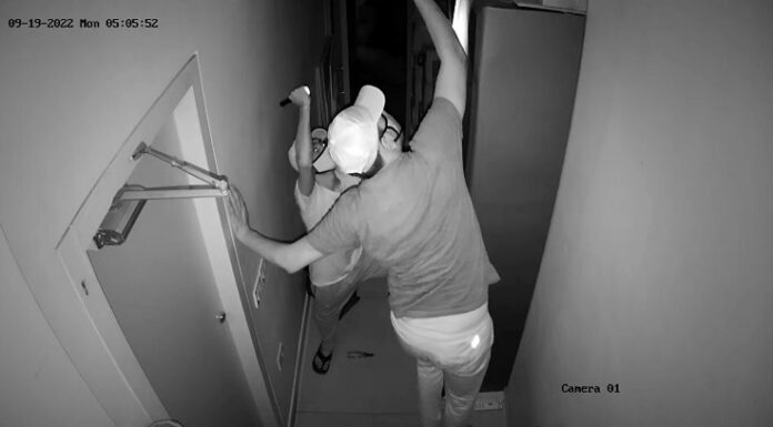 ਲੁਧਿਆਣਾ : ਮੋਬਾਈਲਾਂ ਦੀ ਦੁਕਾਨ ‘ਚੋਂ ਚੋਰ 26 ਮੋਬਾਈਲ ਲੈ ਕੇ ਫਰਾਰ, ਘਟਨਾ ਸੀਸੀਟੀਵੀ ‘ਚ ਕੈਦ