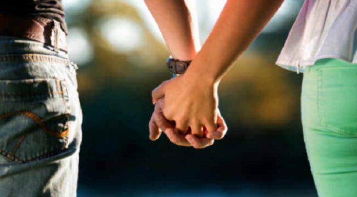 17 ਸਾਲਾ ਨਬਾਲਗ ਤੇ 35 ਸਾਲਾ ਮਾਮੀ ਨੂੰ ਹੋਇਆ ਇਕ ਦੂਜੇ ਨਾਲ ਪਿਆਰ, ਇਕੱਠੇ ਰਹਿਣ ਦੀ ਜ਼ਿੱਦ ‘ਤੇ ਅੜੇ