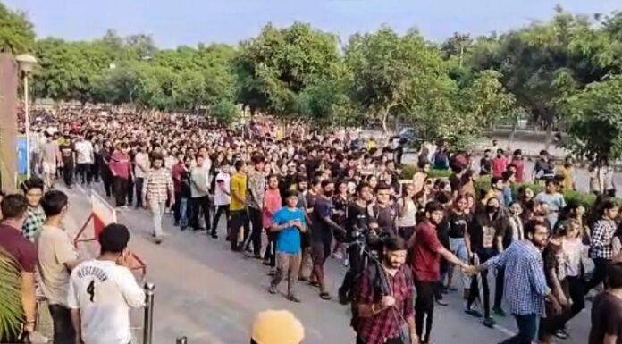 ਯੂਨੀਵਰਸਿਟੀ ਮਾਮਲੇ ‘ਚ ਨਵਾਂ ਮੋੜ : ਵਿਦਿਆਰਥਣਾਂ ਨੂੰ ਕੈਨੇਡਾ ਤੋਂ ਧਮਕੀ ਭਰੇ ਕਾਲ ; ‘ਕੁਝ ਬੋਲੇ ਤਾਂ ਵੀਡੀਓਜ਼ ਕਰ ਦਿਆਂਗਾ ਵਾਇਰਲ’