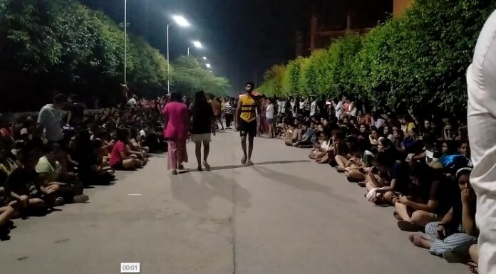 ਚੰਡੀਗੜ੍ਹ ਯੂਨੀਵਰਸਿਟੀ ਦੀਆਂ ਕੁੜੀਆਂ ਨੇ ਕਿਹਾ – ਸਾਡੀਆਂ ਇੱਜ਼ਤਾਂ ਰੋਲ਼ੀਆਂ ਜਾ ਰਹੀਆਂ ਤੇ ਸਾਨੂੰ ਬੋਲਣ ਵੀ ਨਹੀਂ ਦਿੱਤਾ ਜਾ ਰਿਹਾ