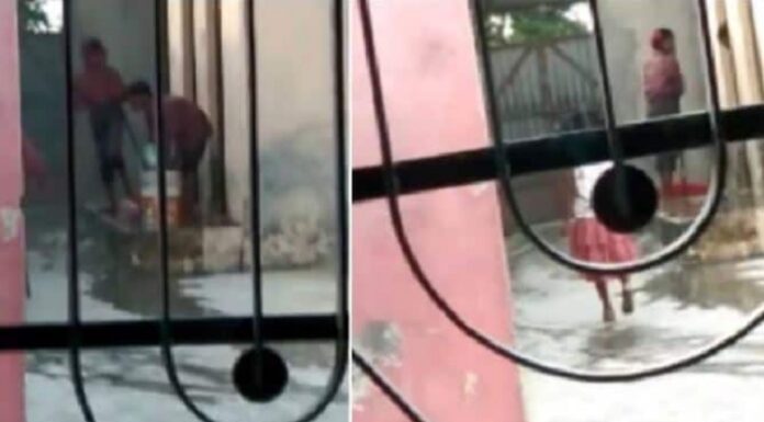 ਹੁਸ਼ਿਆਰਪੁਰ : ਵਿਦਿਆਰਥਣਾਂ ਤੋਂ ਕਰਵਾਈ ਬਾਥਰੂਮ ਦੀ ਸਫ਼ਾਈ, ਵੀਡੀਓ ਸੋਸ਼ਲ ਮੀਡੀਆ ‘ਤੇ ਵਾਇਰਲ, ਮਾਪਿਆਂ ‘ਚ ਭਾਰੀ ਰੋਸ
