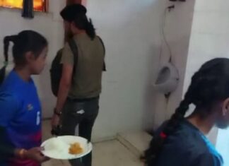 ਬੇਹੱਦ ਸ਼ਰਮਨਾਕ! ਕਬੱਡੀ ਮੁਕਾਬਲੇ ‘ਚ ਹਿੱਸਾ ਲੈਣ ਆਈਆਂ ਮਹਿਲਾ ਖਿਡਾਰਨਾਂ ਨੂੰ ਟੋਆਲਿਟ ‘ਚ ਪਰੋਸਿਆ ਖਾਣਾ