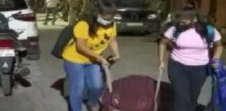 ਫਿਰ ਚੰਡੀਗੜ੍ਹ ਵਰਗਾ ਕਾਂਡ : ਹੋਸਟਲ ‘ਚ ਬਣੀ ਕੁੜੀ ਦੀ ਨਹਾਉਂਦਿਆਂ ਦੀ ਵੀਡੀਓ, ਬਾਥਰੂਮ ਦੇ ਟੁੱਟੇ ਦਰਵਾਜ਼ੇ ਵਿਚਦੀ ਮੋਬਾਈਲ ਲਾਉਂਦਾ ਸੀ ਸਫਾਈ ਵਾਲਾ