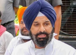 ਮਾਨ ਨੂੰ ਬਦਲਣ ਦੀ ਗੱਲ ਚੱਲ ਰਹੀ ਹੈ ਤੇ ਆਪ ਵਿਧਾਇਕ ਬਿਆਨ ਵੀ ਸੀਐੱਮ ਦੇ ਉਲਟ ਦੇ ਰਹੇ ਹਨ, ਲੱਗਦਾ ਆਪ ‘ਚ ‘ਆਲ ਇਜ਼ ਨਾਟ ਵੈੱਲ’ : ਮਜੀਠੀਆ