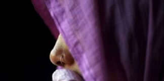 ਅੰਮ੍ਰਿਤਸਰ : ਬਜੁਰਗ ਮਹਿਲਾ ਨੇ ਨਸ਼ਾ ਵੇਚਣ ਤੋਂ ਮਨ੍ਹਾਂ ਕੀਤਾ ਤਾਂ ਮਕਾਨ ਮਾਲਕਣ ਨੇ ਬਜੁਰਗ ਨੂੰ ਨੰਗਾ ਕਰਕੇ ਘਰੋਂ ਕੱਢਿਆ