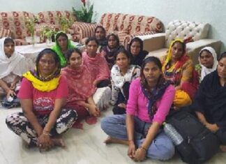 ਓਮਾਨ : ਏਜੰਟਾਂ ਨੇ ਵੇਚੀਆਂ ਪੰਜਾਬੀ ਕੁੜੀਆਂ,ਕਈਆਂ ਨਾਲ ਹੋਇਆ ਰੇਪ, ਭਾਰਤੀ ਦੂਤਾਵਾਸ ਨੇ ਵੀ ਵਾਪਸੀ ਲਈ ਮੰਗੇ 1.2 ਲੱਖ