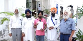 ਅੰਮ੍ਰਿਤਸਰ : ਪਾਦਰੀ ਤੋਂ ਪਰੇਸ਼ਾਨ ਸਿੱਖ SGPC ਕੋਲ ਪਹੁੰਚਿਆ, ਕਿਹਾ- ਪਤਨੀ ਤੇ ਬੱਚਿਆਂ ਨੂੰ ਗੁੰਮਰਾਹ ਕਰਕੇ ਬਣਾ ਰਿਹਾ ਸਿੱਖੀ ਛੱਡਣ ਦਾ ਦਬਾਅ