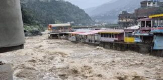 ਅੱਧੇ ਪਾਕਿਸਤਾਨ ‘ਚ ਹੜ੍ਹ ਨਾਲ ਤਬਾਹੀ, ਸੈਂਕੜੇ ਬੱਚਿਆਂ ਸਣੇ 1000 ਮੌਤਾਂ, 3 ਕਰੋੜ ਲੋਕ ਬੇਘਰ