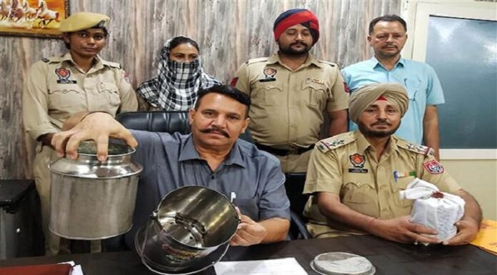 ਜਲੰਧਰ : ਦੇਸੀ ਘਿਓ ਵਾਲੇ ਡੋਲੂ ‘ਚ ਔਰਤ ਵੇਚਦੀ ਸੀ ਅਫੀਮ, ਫੜ੍ਹੀ ਗਈ ਤਾਂ ਨਸ਼ੇ ਦੇ 7 ਪੁਰਾਣੇ ਪਰਚਿਆਂ ਦਾ ਵੀ ਹੋਇਆ ਖੁਲਾਸਾ