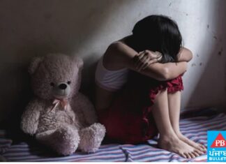 ਬਾਪ ਬਣਿਆ ਹੈਵਾਨ : ਨਾਬਾਲਗ ਭੈਣਾਂ ਬੋਲੀਆਂ-ਮੂੰਹ ’ਚ ਕੱਪੜਾ ਤੁੰਨ ਕੇ ਕਰਦਾ ਹੈ ਬਲਾਤਕਾਰ, ਜ਼ਬਰਦਸਤੀ ਪਿਲਾਉਂਦਾ ਹੈ ਸ਼ਰਾਬ ਤੇ ਸਿਗਰਟਾਂ