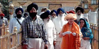 1997 ‘ਚ ਮਾਹਾਰਾਣੀ ਐਲਿਜਾਬੈਥ ਸ਼੍ਰੀ ਦਰਬਾਰ ਸਾਹਿਬ ‘ਚ ਜੁਰਾਬਾਂ ਪਹਿਨ ਕੇ ਹੋਈ ਸੀ ਦਾਖਲ, ਪੜ੍ਹੋ ਇਹ ਨਿਯਮ ਕਿਉਂ ਬਦਲਿਆ ਸੀ