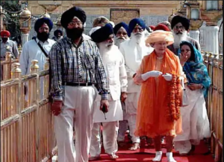 1997 ‘ਚ ਮਾਹਾਰਾਣੀ ਐਲਿਜਾਬੈਥ ਸ਼੍ਰੀ ਦਰਬਾਰ ਸਾਹਿਬ ‘ਚ ਜੁਰਾਬਾਂ ਪਹਿਨ ਕੇ ਹੋਈ ਸੀ ਦਾਖਲ, ਪੜ੍ਹੋ ਇਹ ਨਿਯਮ ਕਿਉਂ ਬਦਲਿਆ ਸੀ