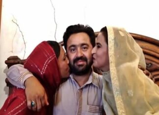 ਪੱਕੀਆਂ ਸਹੇਲੀਆਂ ਨੇ ਇਕ-ਦੂਜੇ ਤੋਂ ਦੂਰ ਨਾ ਹੋਣ ਕਰਕੇ, ਇਕੋ ਮੁੰਡੇ ਨਾਲ ਕਰਵਾ ਲਿਆ ਵਿਆਹ