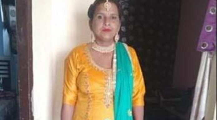 ਟਾਂਡਾ ‘ਚ ਕੈਂਟਰ ਨੇ ਮੋਟਰਸਾਈਕਲ ਨੂੰ ਮਾਰੀ ਟੱਕਰ, ਧੀ ਸਾਹਮਣੇ ਮਾਂ ਨੇ ਤੋੜਿਆ ਦਮ