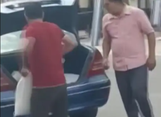 ਹੁਸ਼ਿਆਰਪੁਰ ‘ਚ ਇਕ ਬੰਦਾ ਮਰਸਡੀਜ਼ ਕਾਰ ‘ਚ 2 ਰੁਪਏ ਕਿਲੋ ਵਾਲੀ ਕਣਕ ਲੈਣ ਆਇਆ, ਪੜ੍ਹੋ ਕਿਉਂ ਪਹੁੰਚ ਗਈ ਸਰਕਾਰ ਤੱਕ ਗੱਲ ਤੇ ਹੁਣ ਕੀ ਹੋਣ ਜਾ ਰਿਹਾ