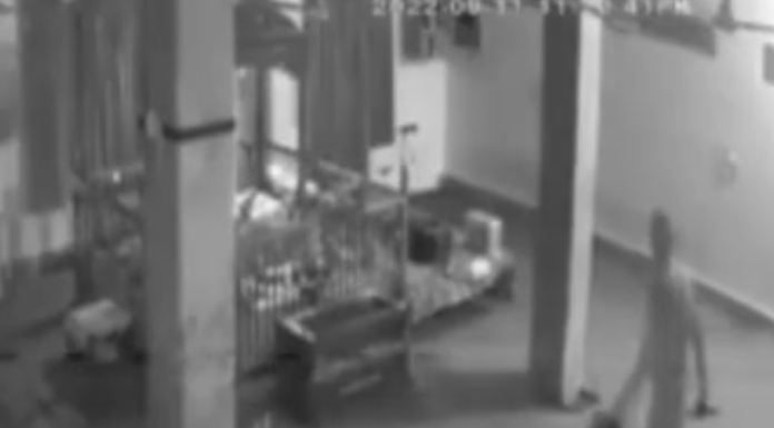 ਅੰਮ੍ਰਿਤਸਰ ‘ਚ ਗੁਰਦੁਆਰਾ ਸਾਹਿਬ ਦੀ ਗੋਲਕ ਚੋਰੀ, ਸਾਰੀ ਘਟਨਾ CCTV ‘ਚ ਕੈਦ