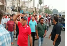 ਅੰਮ੍ਰਿਤਸਰ : ਕੱਲ ASI ਦੇ ਹੱਥੋਂ ਗੋਲੀ ਚੱਲਣ ਦੀ ਘਟਨਾ ‘ਚ ਜ਼ਖ਼ਮੀ ਲੜਕੇ ਦੀ ਹੋਈ ਮੌਤ, ਗੁੱਸੇ ਵਿਚ ਪਰਿਵਾਰ ਮੈਂਬਰਾਂ ਰੋਡ ਕੀਤਾ ਜਾਮ