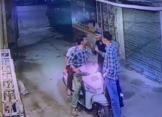 ਹੌਰਨ ਵਜਾ ਕੇ ਸਾਈਡ ਮੰਗਣ ‘ਤੇ ਹੋਇਆ ਵਿਵਾਦ : ਐਕਟਿਵਾ ਸਵਾਰ ‘ਤੇ ਨੌਜਵਾਨਾਂ ਕੀਤਾ ਤੇਜ਼ਧਾਰ ਹਥਿਆਰਾਂ ਨਾਲ ਹਮਲਾ