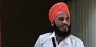 ਗੁਰਦਾਸਪੁਰ : ਥਾਣੇ ਦੇ ਚੱਕਰ ਮਾਰ-ਮਾਰ ਕੇ ਅੱਕਿਆ ਬੰਦਾ ਥਾਣੇ ‘ਚੋਂ ਪੁਲਿਸ ਮੁਲਾਜ਼ਮ ਦੀ ਰਾਈਫਲ ਖੋਹ ਕੇ ਭੱਜਿਆ, ਲਾਈਵ ਹੋ ਕੇ ਪੁਲਿਸ ਨੂੰ ਦਿੱਤੀ ਧਮਕੀ