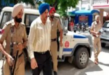 ਨਵਾਂ ਖੁਲਾਸਾ : ਟੀਨੂੰ ਨੂੰ ਗਰਲਫ੍ਰੈਂਡ ਨਾਲ ਮਿਲਵਾਉਣ ਲਈ ਲੈ ਕੇ ਗਿਆ ਸੀ SI ਪ੍ਰਿਤਪਾਲ ਸਿੰਘ, ਚਕਮਾ ਦੇ ਕੇ ਫਰਾਰ ਹੋਇਆ ਗੈਂਗਸਟਰ