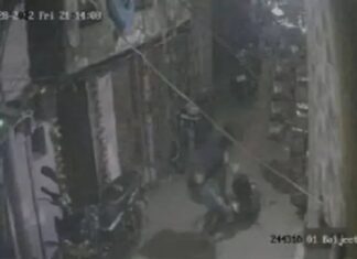 ਭੈਣ ਨੂੰ ਛੇੜਨ ਤੋਂ ਰੋਕਣ ‘ਤੇ ਨਾਬਾਲਗ ਭਰਾ ਦੀ ਰੀੜ੍ਹ ਦੀ ਹੱਡੀ ‘ਚ ਚਾਕੂ ਮਾਰ-ਮਾਰ ਕੇ ਬੇਰਹਿਮੀ ਨਾਲ ਕਤਲ, ਕਾਤਲ ਵੀ ਨਿਕਲੇ ਨਾਬਾਲਗ