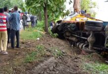 ਕੈਂਟਰ ਦੇ ਦਰੱਖਤ ਨਾਲ ਟਕਰਾਉਣ ਕਾਰਨ ਚਾਲਕ ਦੀ ਦਰਦਨਾਕ ਮੌਤ