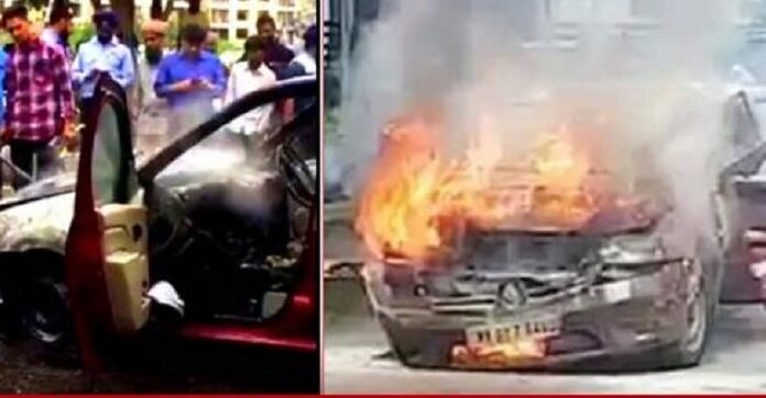 ਅੱਗ ਨੇ ਵੇਖਦੇ ਹੀ ਵੇਖਦੇ ਕਾਰ ਨੂੰ ਲਪੇਟ ‘ਚ, ਪਿਓ-ਪੁੱਤ ਨੇ ਮਸਾਂ ਬਚਾਈ ਜਾਨ