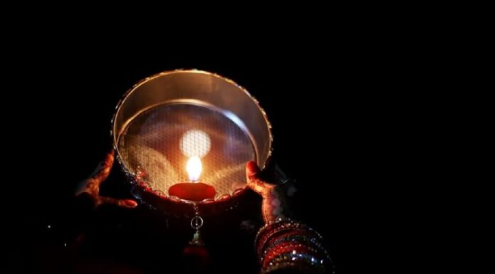 ਜੇਕਰ ਪਹਿਲੀ ਵਾਰ ਰਖ ਰਹੇ ਹੋ ਕਰਵਾ ਚੌਥ ਦਾ ਵਰਤ, ਧਿਆਨ ਚ ਰੱਖੋ ਇਹ ਨਿਯਮ