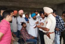 ਬਟਾਲਾ : ਨਸ਼ੇ ਦੀ ਪੂਰਤੀ ਲਈ ਮੋਟਰਸਾਈਕਲ ਚੋਰੀ ਕਰਦਾ ਨੌਜਵਾਨ ਅੜਿੱਕੇ, ਲੋਕਾਂ ਨੇ ਬੰਨ੍ਹ ਕੇ ਕੁੱਟਿਆ